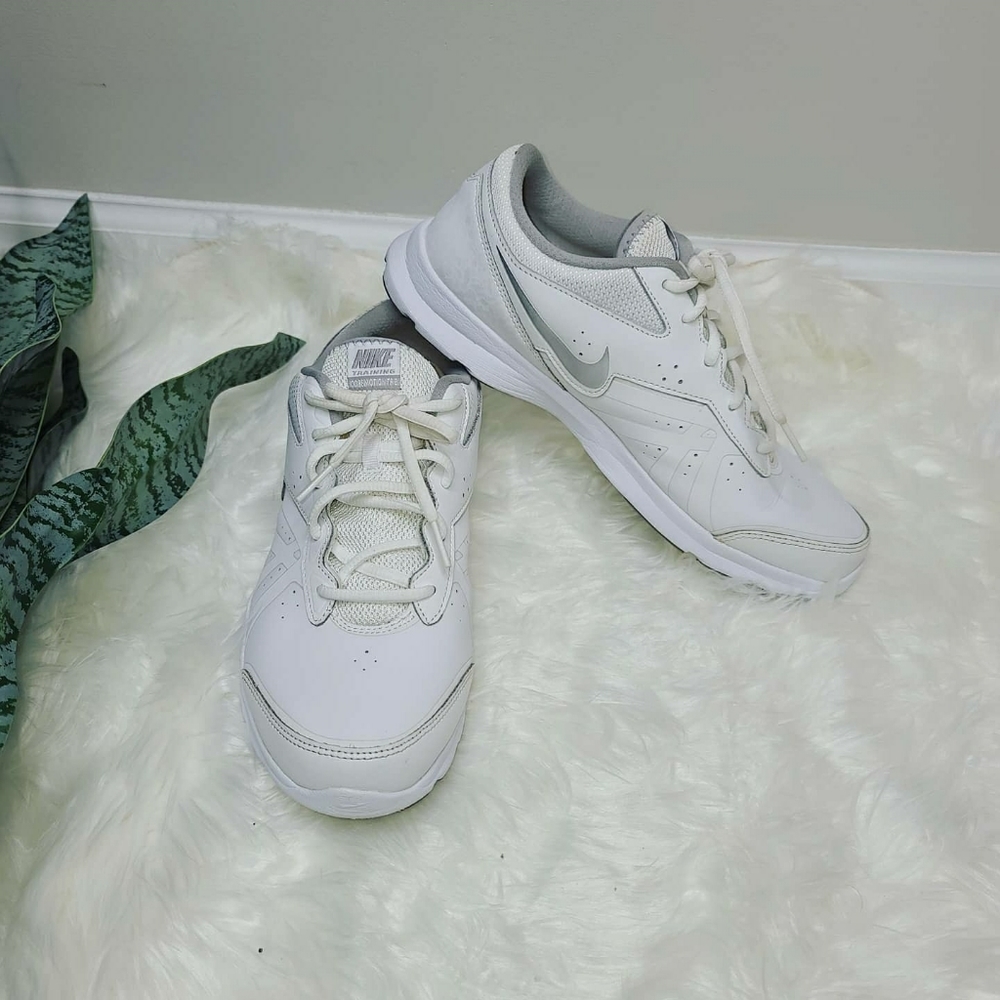 Nike Core Motion Tr2 White Sneakers